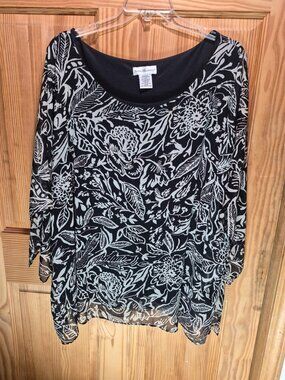 Anna Maxwell 32W top